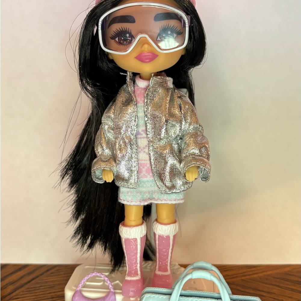 Barbie Extra Minis Dolls LOT of 4 - Picture 4 of 6